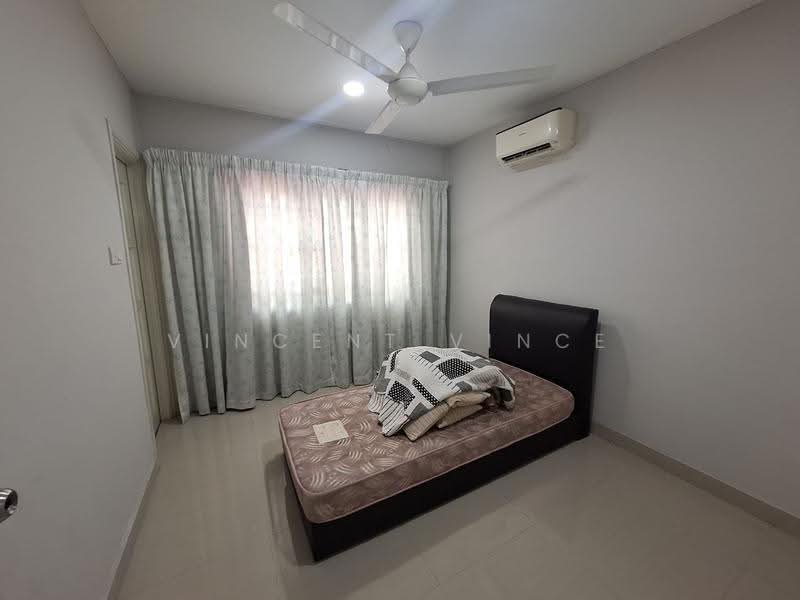 Rumah Teres 2-Tingkat untuk Dijual di Taman Taming Jaya (Balakong) - Vincent Vince - Bedroom - PropertyGuru.com.my
