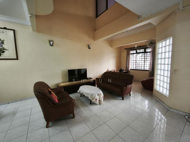 2-storey Terraced House for Sale in Taman Perling (Perling) - Shaun Tey - Living Room - PropertyGuru.com.my
