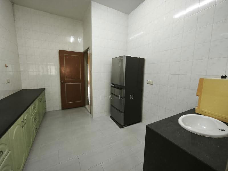 2-storey Terraced House for Sale in Taman Perling (Perling) - Shaun Tey - Kitchen - PropertyGuru.com.my