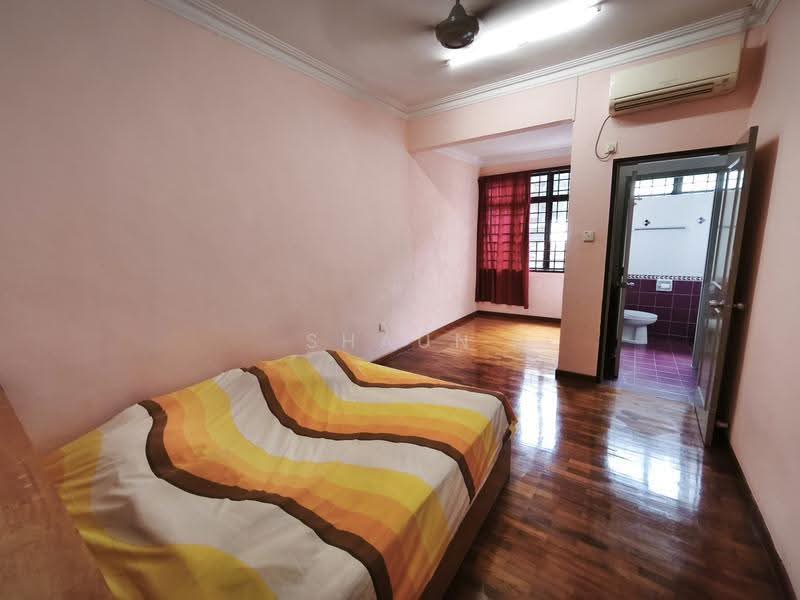 2-storey Terraced House for Sale in Taman Perling (Perling) - Shaun Tey - Bedroom - PropertyGuru.com.my