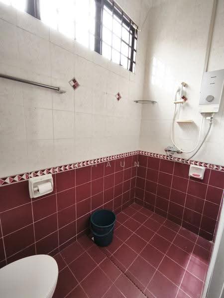 2-storey Terraced House for Sale in Taman Perling (Perling) - Shaun Tey - Bathroom - PropertyGuru.com.my