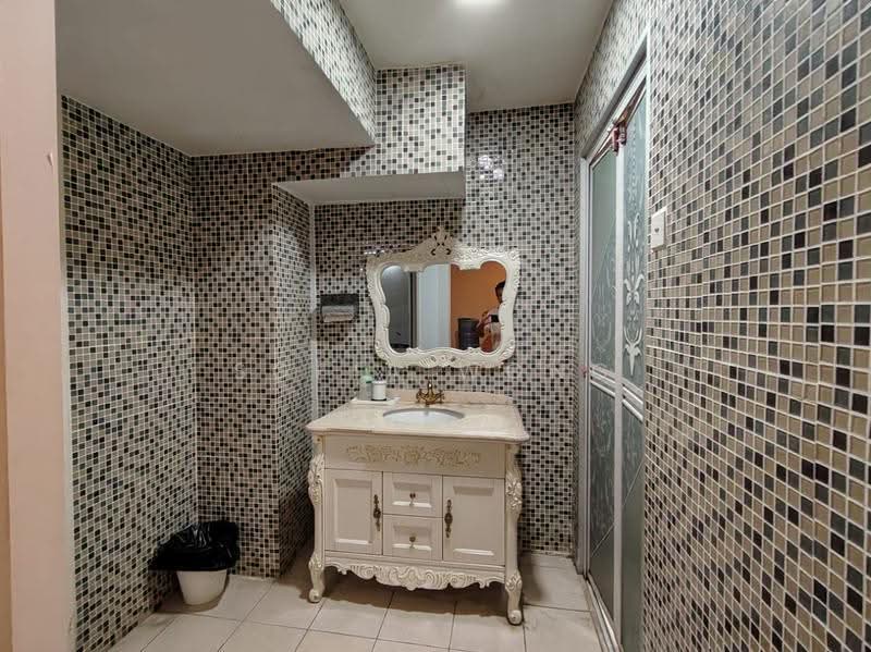 Pejabat untuk Disewa di Bandar Puteri Puchong (Puchong) - Sofia Wong - Bathroom - PropertyGuru.com.my