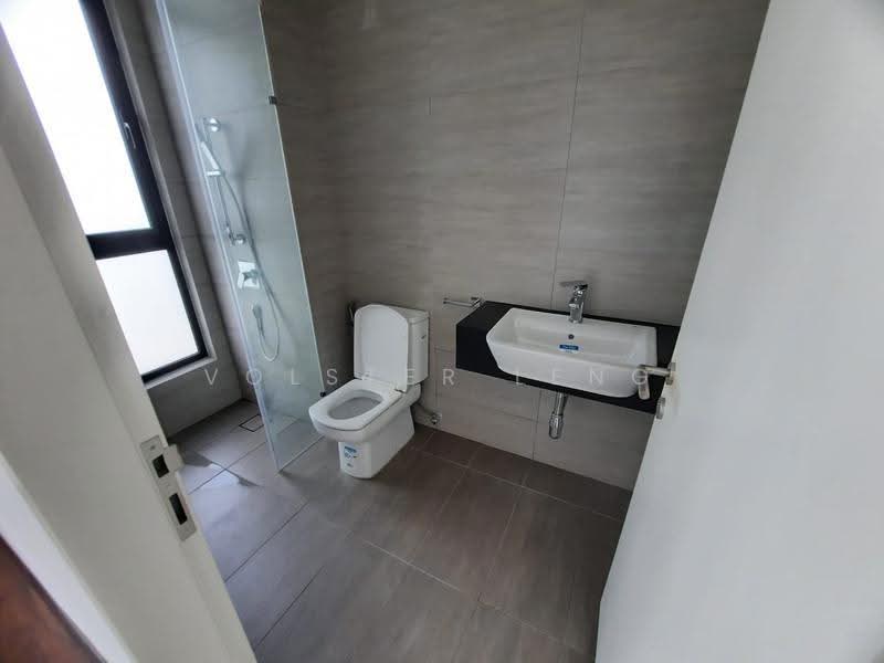 Rumah Teres 4-Tingkat untuk Dijual di Seri Kembangan (Selangor) - Volster Leng - Bathroom - PropertyGuru.com.my