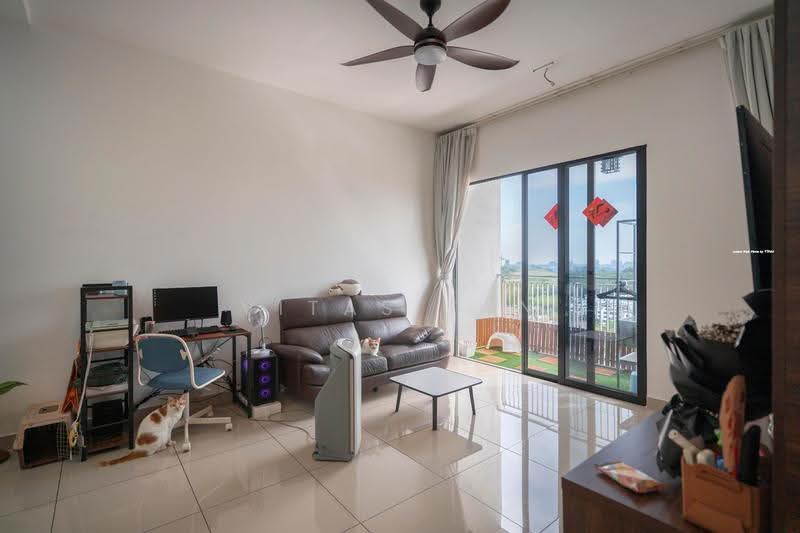 Kediaman Servis untuk Dijual di Zentro Residences Serviced Apartment - Vitas Tan - Living Room - PropertyGuru.com.my