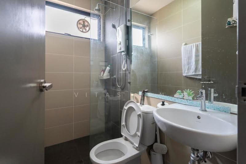 Kediaman Servis untuk Dijual di Zentro Residences Serviced Apartment - Vitas Tan - Bathroom - PropertyGuru.com.my