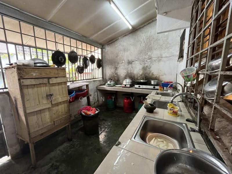 Rumah Teres 2-Tingkat untuk Dijual di Balakong (Cheras) - Vincent Vince - Kitchen - PropertyGuru.com.my