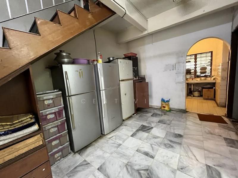 Rumah Teres 2-Tingkat untuk Dijual di Balakong (Cheras) - Vincent Vince - Kitchen - PropertyGuru.com.my