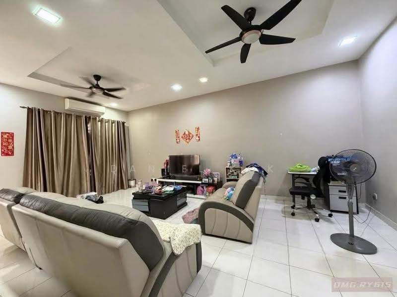 2-storey Terraced House for Sale in Kota Bayuemas (Klang) - Daniel Kok - Living Room - PropertyGuru.com.my