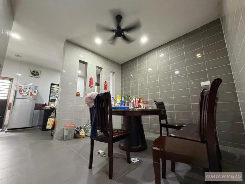 2-storey Terraced House for Sale in Kota Bayuemas (Klang) - Daniel Kok - Dining Room - PropertyGuru.com.my