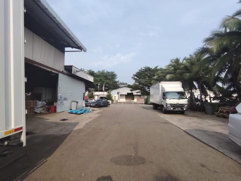 Factory for Rent in Kawasan Perindustrian Bukit Rambai (Bukit Rambai) - Wesley Tan - Exterior - PropertyGuru.com.my