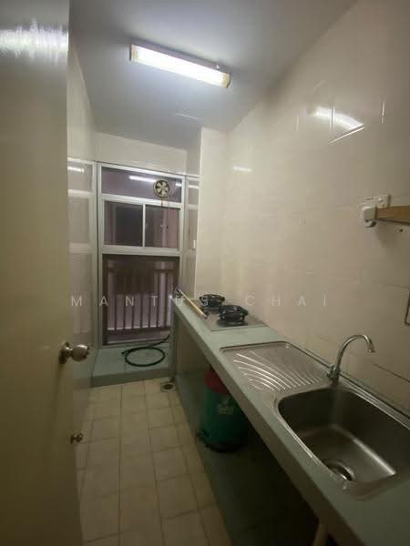 Pangsapuri untuk Dijual di Puteri Bayu Apartment - Mantus Chai - Kitchen - PropertyGuru.com.my