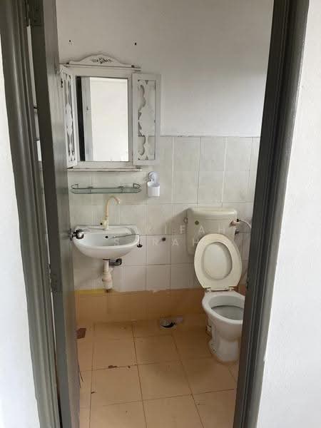 2-storey Terraced House for Sale in Saujana Puchong (Puchong) - Sharifah Sarah - Bathroom - PropertyGuru.com.my