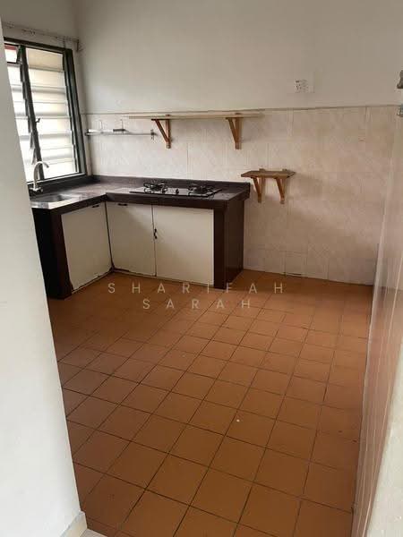 2-storey Terraced House for Sale in Saujana Puchong (Puchong) - Sharifah Sarah - Kitchen - PropertyGuru.com.my