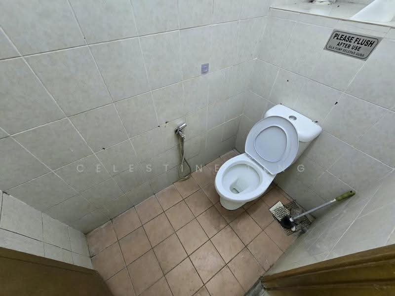Shop for Rent in Taman Persiaran Bangi (Bandar Baru Bangi) - Celestine Ting - Bathroom - PropertyGuru.com.my