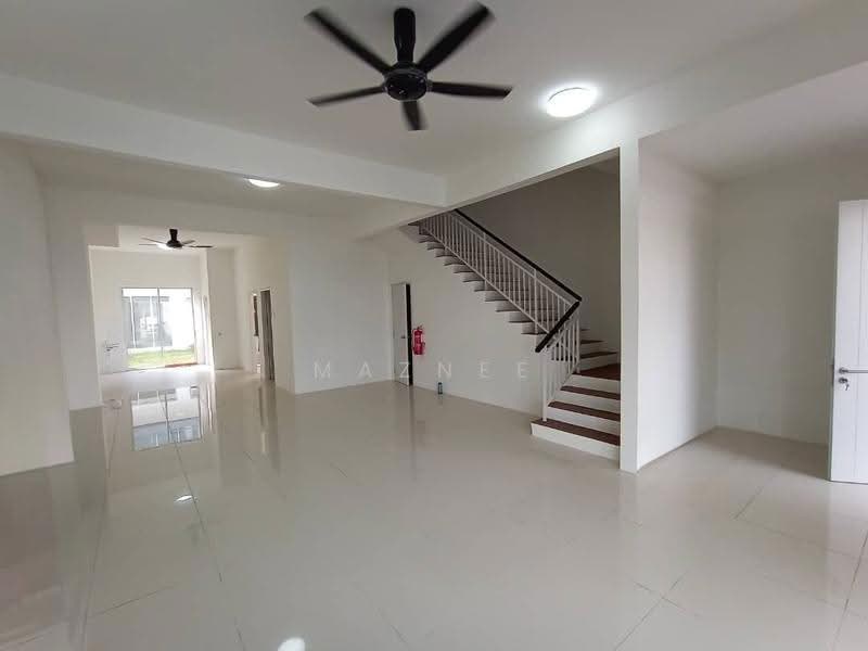 2-storey Terraced House for Rent in Dengkil (Selangor) - Maznee Realtor - Living Room - PropertyGuru.com.my