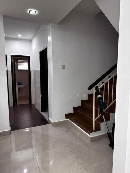 Rumah Teres 2-Tingkat untuk Dijual di TAMAN PUCHONG UTAMA (Puchong) - Shirlee Toh - Corridor - PropertyGuru.com.my