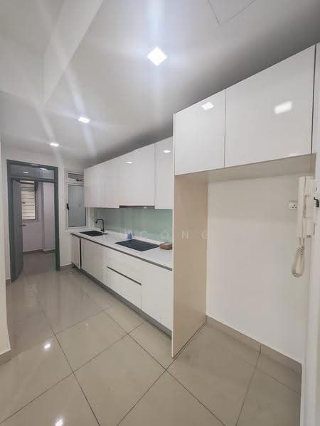 Kediaman Servis untuk Dijual di Tropez Residences - Yucong . - Kitchen - PropertyGuru.com.my