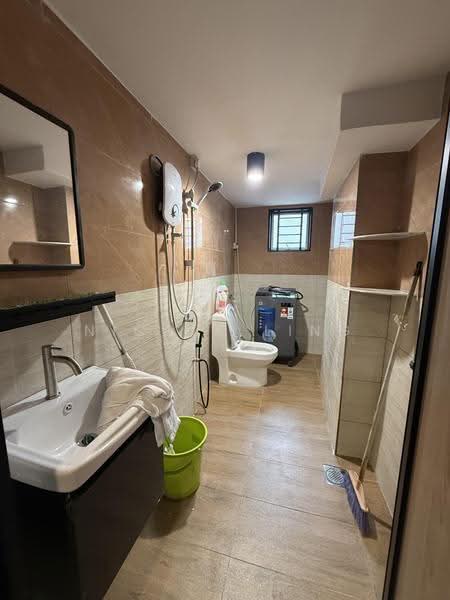 Rumah Teres untuk Disewa di Taman Cempaka (Ipoh) - Nicole Ling - Bathroom - PropertyGuru.com.my
