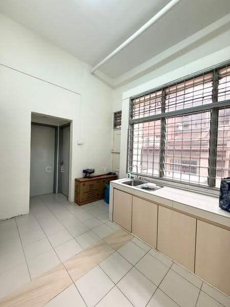 Shop / Office untuk Disewa di Taman Molek (Johor Bahru) - Cendy Chau - PropertyGuru.com.my