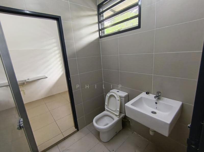 Terraced House for Rent in Bandar Sri Sendayan (Negeri Sembilan) - Philip Ng - Bathroom - PropertyGuru.com.my