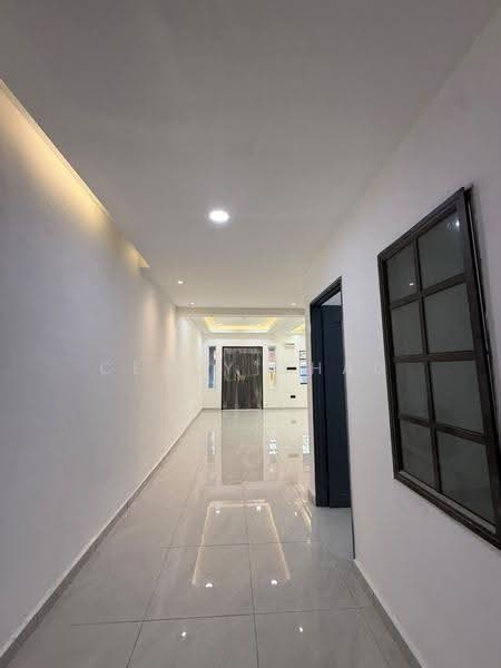 Rumah Teres 2-Tingkat untuk Dijual di Taman Bukit Tiram (Ulu Tiram) - Cendy Chau - Corridor - PropertyGuru.com.my