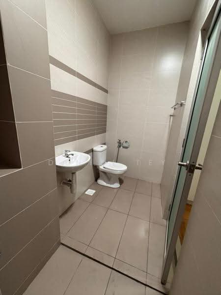 Condominium for Rent at The Seed Taman Sutera Utama - Daniel Tey - Bathroom - PropertyGuru.com.my