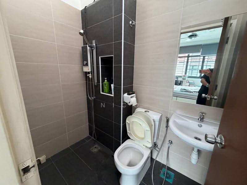 Rumah Teres 2-Tingkat untuk Dijual di Taman Seri Austin (Tebrau) - Nico Chong - Bathroom - PropertyGuru.com.my