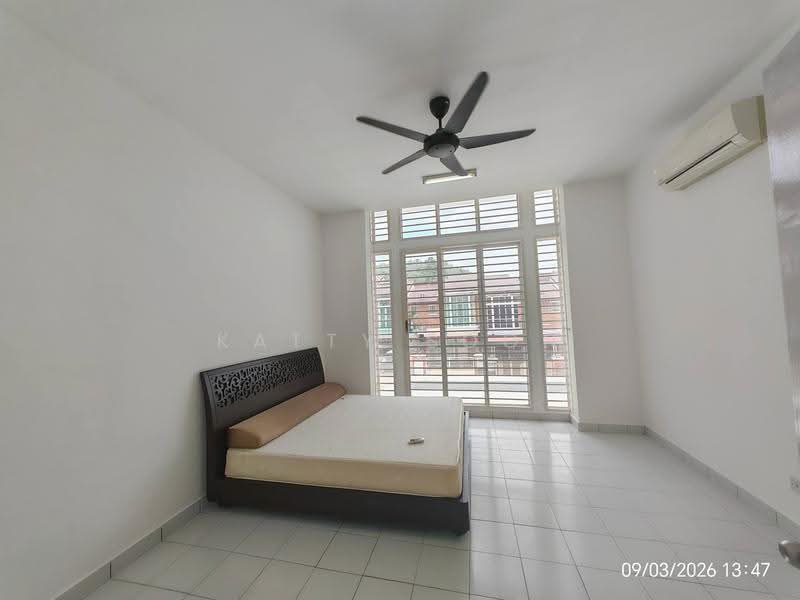 2-storey Terraced House for Rent in Palm Walk (Bandar Sungai Long) - Katty Soon - Bedroom - PropertyGuru.com.my