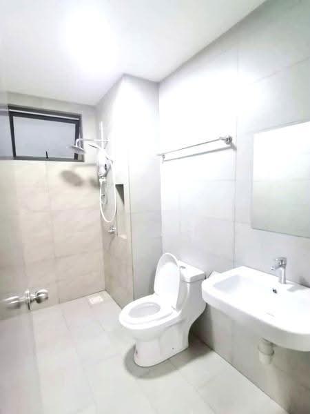 Kondominium untuk Disewa di The Holmes 2 - Kew . - Bathroom - PropertyGuru.com.my
