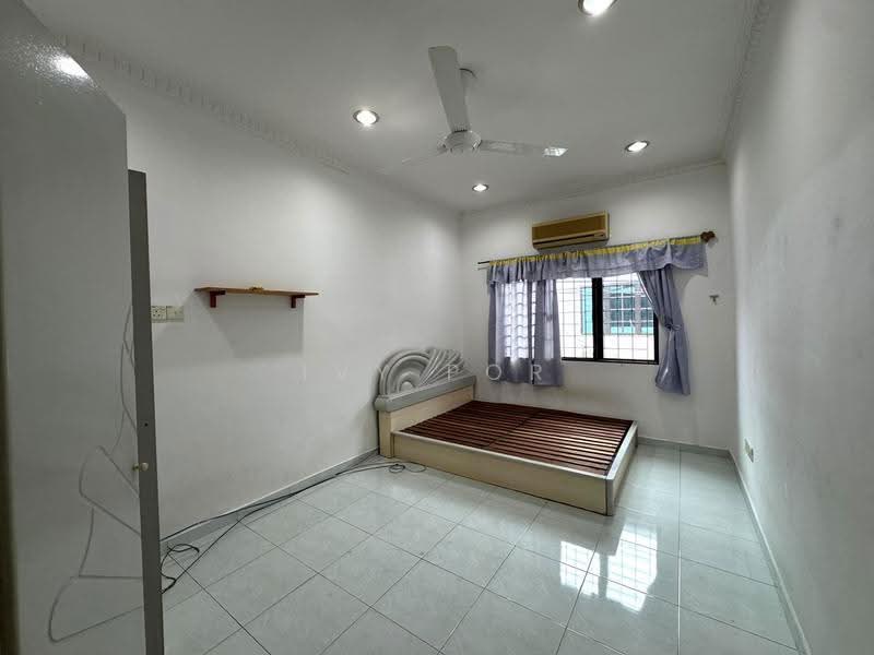 Rumah Teres untuk Dijual di Taman Bayu Perdana (Klang) - Ivy Por - Bedroom - PropertyGuru.com.my