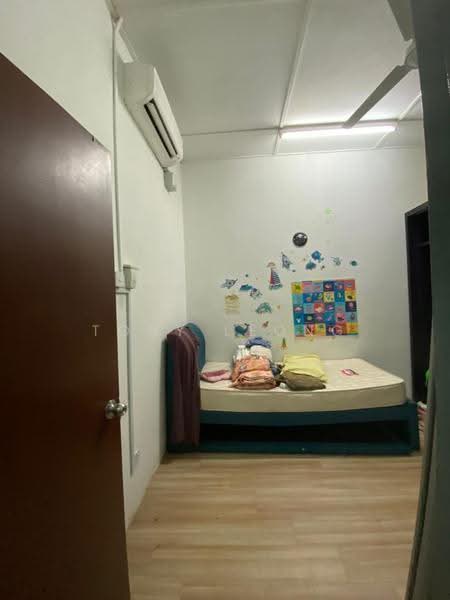 Rumah Teres 2-Tingkat untuk Disewa di Taman Sri Serdang (Seri Kembangan) - Tony Leong - Bedroom - PropertyGuru.com.my