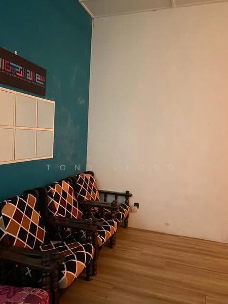 Rumah Teres 2-Tingkat untuk Disewa di Taman Sri Serdang (Seri Kembangan) - Tony Leong - Living Room - PropertyGuru.com.my