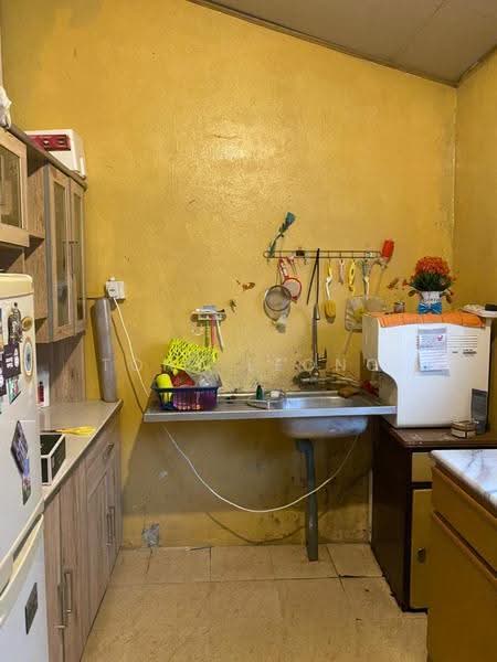 Rumah Teres 2-Tingkat untuk Disewa di Taman Sri Serdang (Seri Kembangan) - Tony Leong - Kitchen - PropertyGuru.com.my
