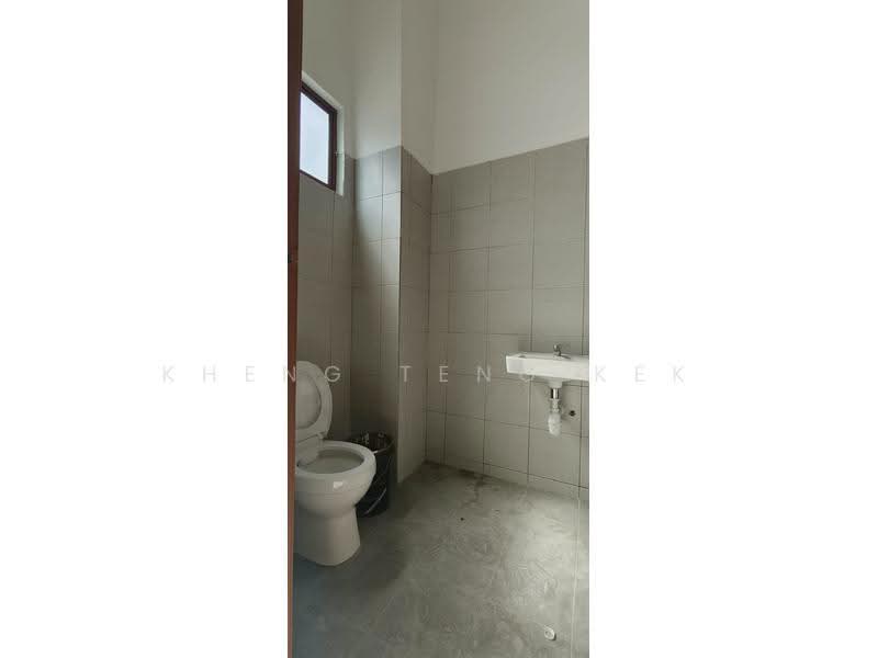 Shop / Office for Rent in Butterworth (Penang) - Kheng Teng Kek - Bathroom - PropertyGuru.com.my