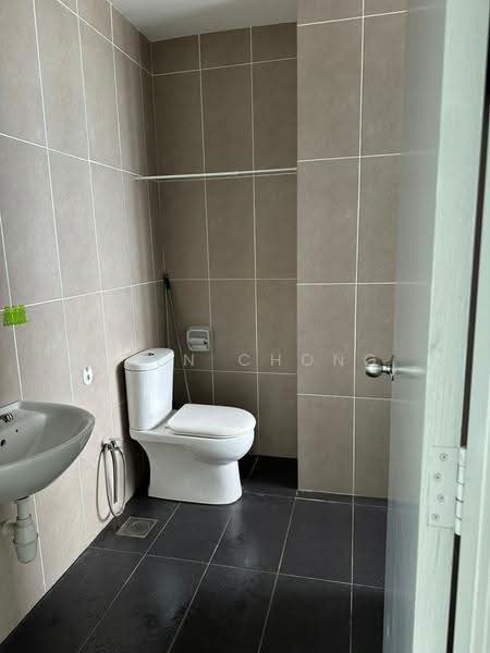 Service Residence for Sale at You Vista @ You City - Even Chong - Bathroom - PropertyGuru.com.my