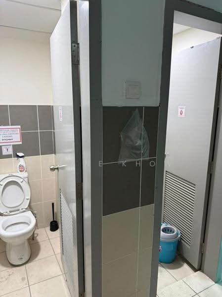 Shop for Rent in Bandar Seri Putra (Bangi) - Shane Khow - Bathroom - PropertyGuru.com.my