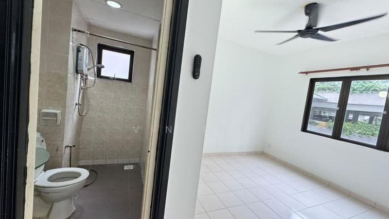 Kondominium untuk Dijual di Sri Putramas - Vincent Lee - Bathroom - PropertyGuru.com.my