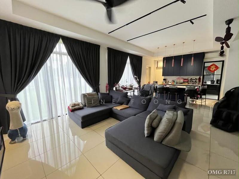 Rumah Berkembar untuk Dijual di Setia Alam (Selangor) - Adeline Foong - Living Room - PropertyGuru.com.my
