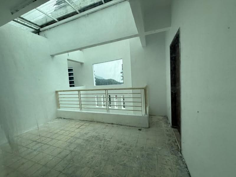 Apartment for Sale at University Place (Plaza Ivory) - S J Foo - Balcony - PropertyGuru.com.my