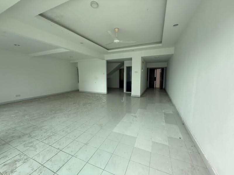Apartment for Sale at University Place (Plaza Ivory) - S J Foo - Living Room - PropertyGuru.com.my