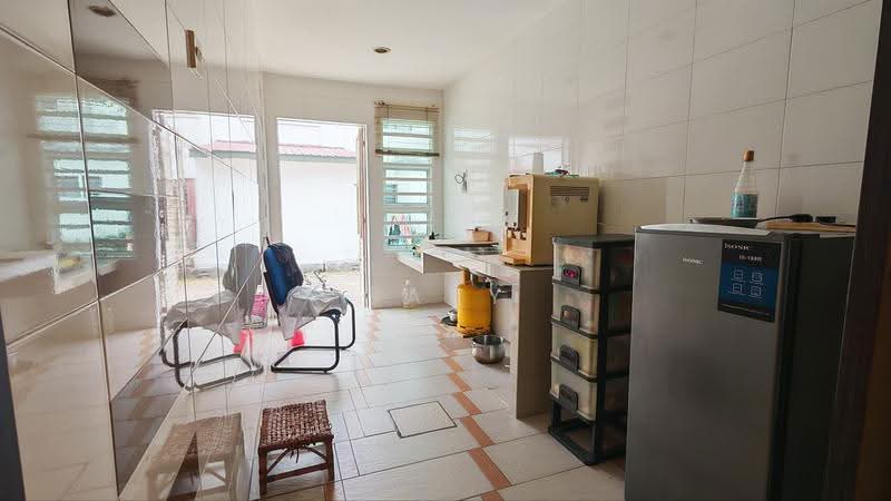 2-storey Terraced House for Sale in Taman Pelangi (Ipoh) - Gary Tang - Kitchen - PropertyGuru.com.my