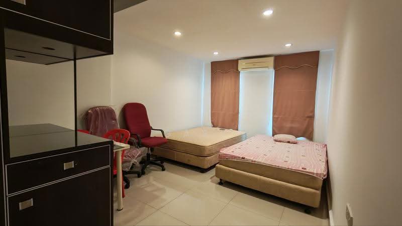 2-storey Terraced House for Sale in Taman Pelangi (Ipoh) - Gary Tang - Bedroom - PropertyGuru.com.my