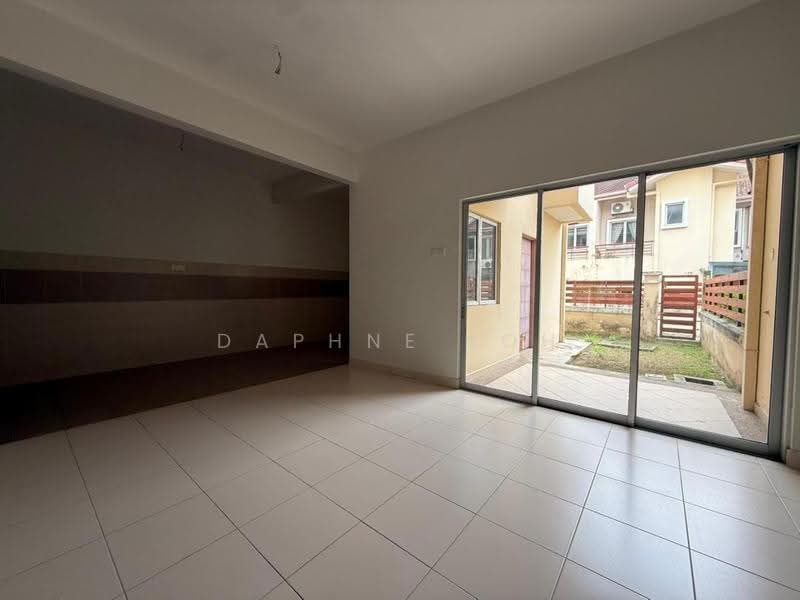 2-storey Terraced House for Sale in Denai Alam (Shah Alam) - Daphne Loh - Living Room - PropertyGuru.com.my