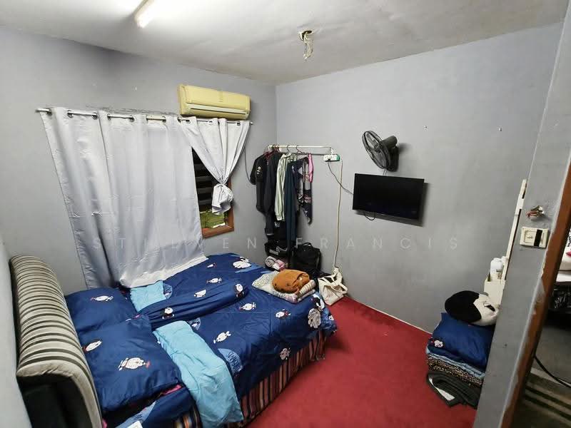 Pangsapuri untuk Dijual di Enggang Apartment - Stheven Francis - Bedroom - PropertyGuru.com.my
