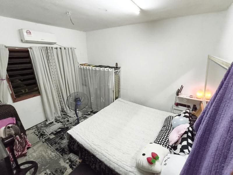 Pangsapuri untuk Dijual di Enggang Apartment - Stheven Francis - Bedroom - PropertyGuru.com.my