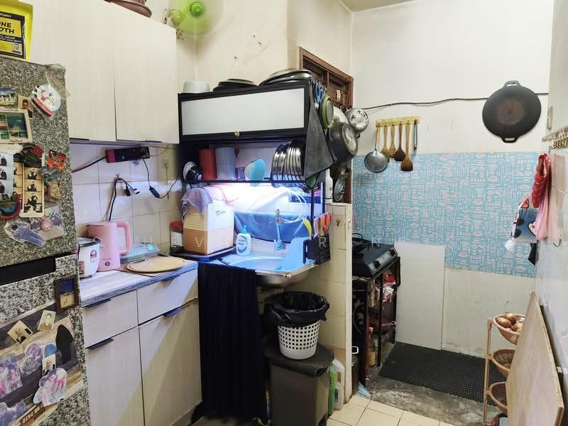 Pangsapuri untuk Dijual di Enggang Apartment - Stheven Francis - Kitchen - PropertyGuru.com.my