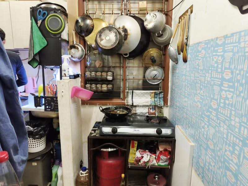 Pangsapuri untuk Dijual di Enggang Apartment - Stheven Francis - Kitchen - PropertyGuru.com.my