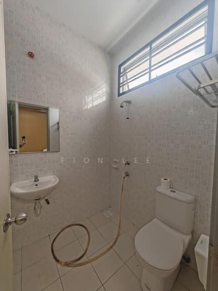 Rumah Berkembar untuk Disewa di Taman Mutiara Rini (Skudai) - Fion Lee - Bathroom - PropertyGuru.com.my
