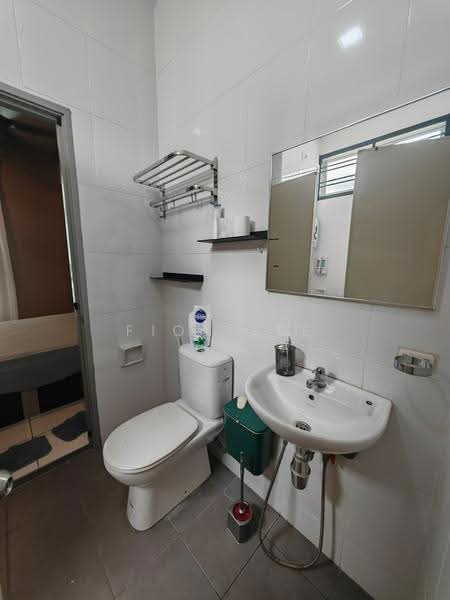 Rumah Berkembar untuk Disewa di Taman Mutiara Rini (Skudai) - Fion Lee - Bathroom - PropertyGuru.com.my