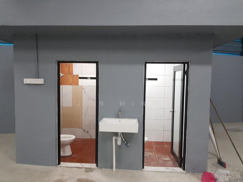 Gudang untuk Disewa di Ampang (Selangor) - Jun Ming - Bathroom - PropertyGuru.com.my